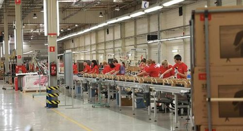 中國彩電巨頭崛起全球，銷量躍居世界第三的啟示